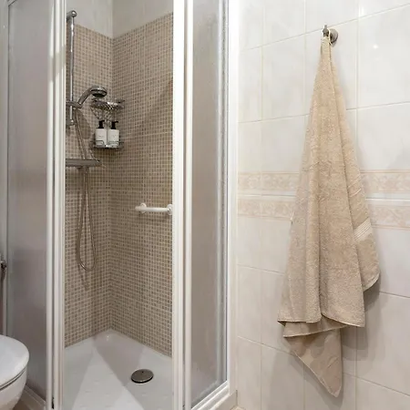 Balcon Y Parking Carreteria 77 Malaga